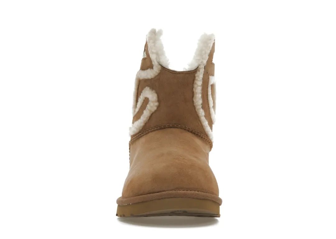 UGG x Telfar Logo Mini Castaño